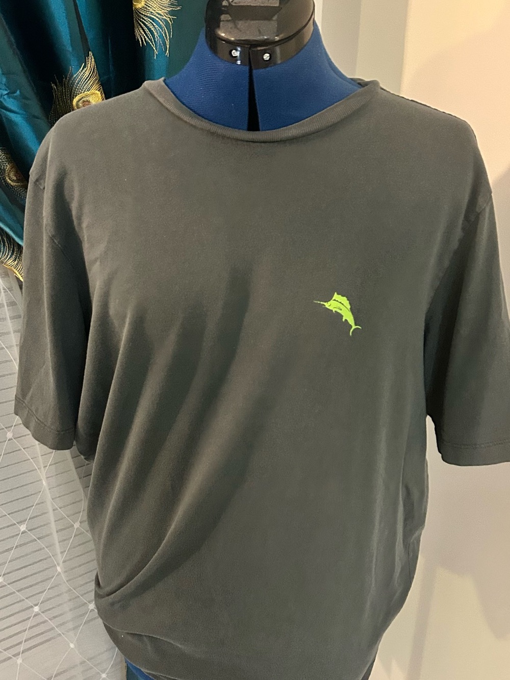 Tommy Bahama Men’s Charcoal Tee with Neon Green Marlin Logo SIZE XLT